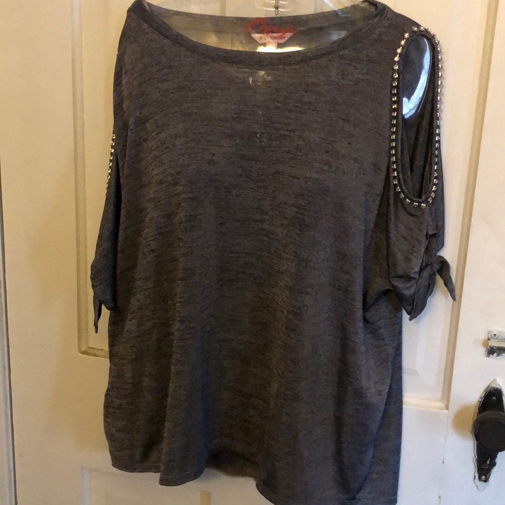 Cold shoulder top